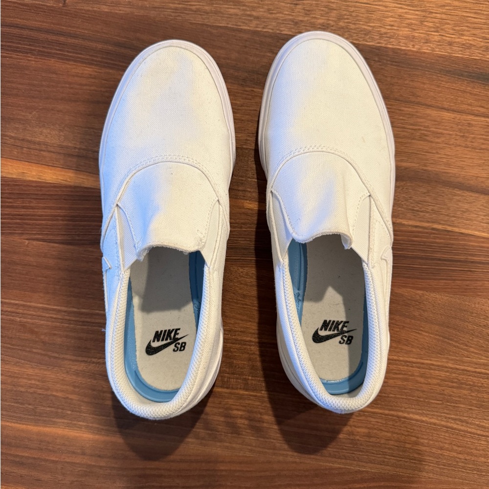 Nike slip on shoes